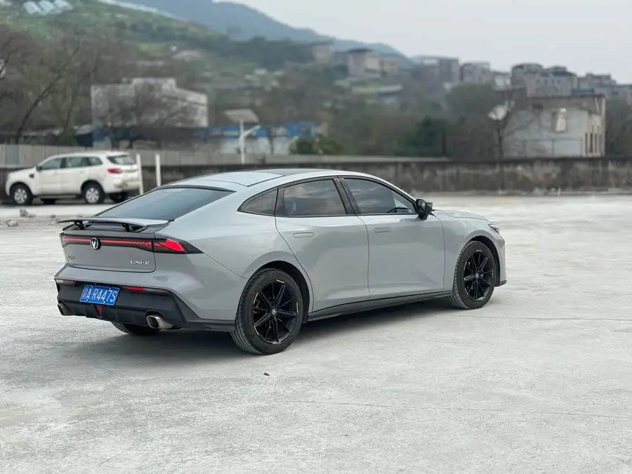 Changan UNI-V 2023 1.5T Premium