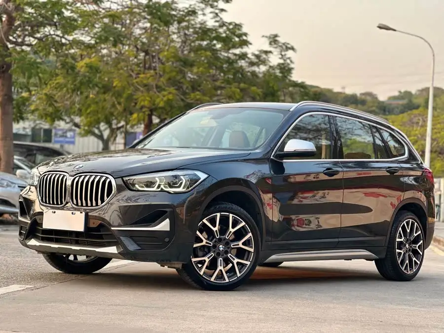 بي إم دبليو X1 2021 xDrive25Li الحصرية