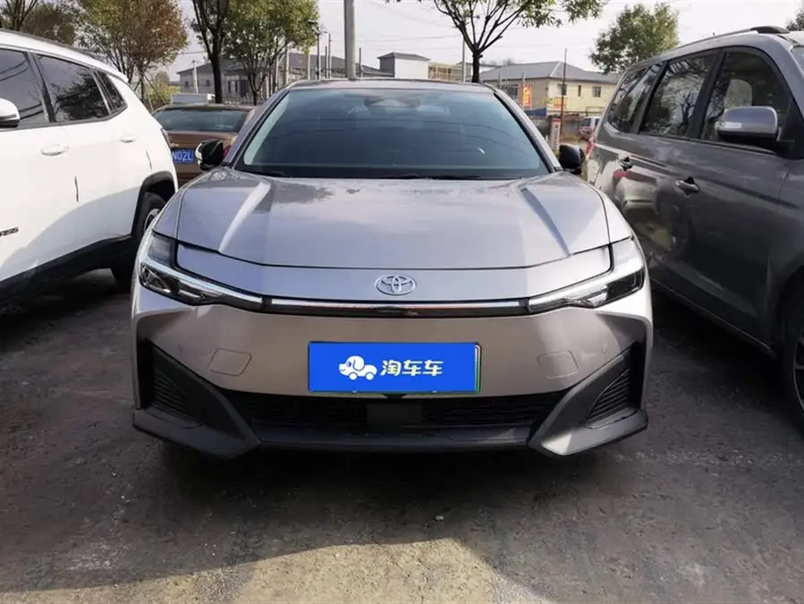 تويوتا bZ3 2023