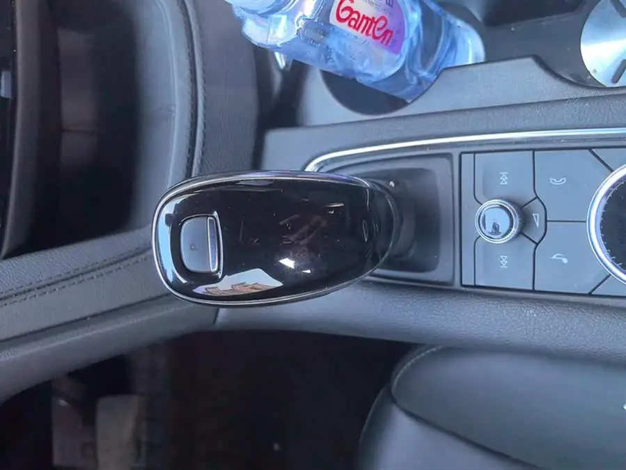 كاديلاك XT6 2022 2.0T فاخرة بنظام الدفع الرباعي لسبعة مقاعد