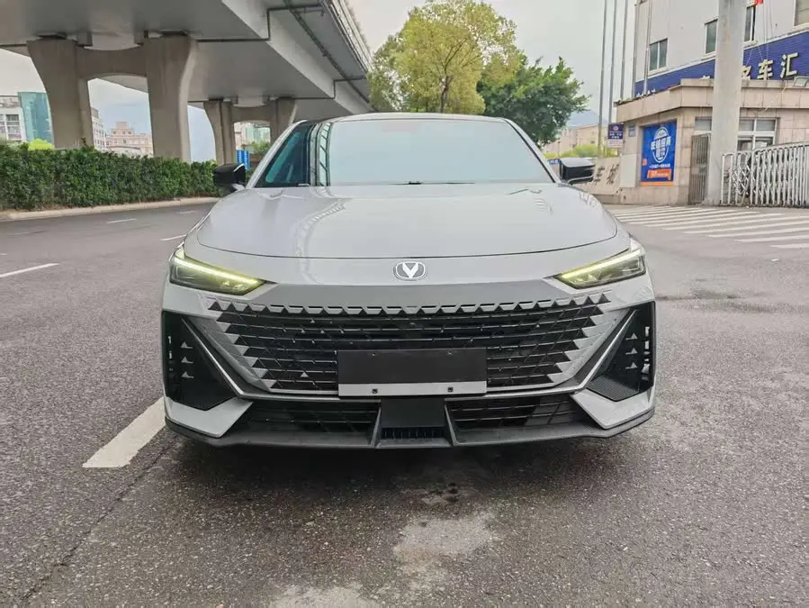 Changan UNI-V 2022 1.5T Premium