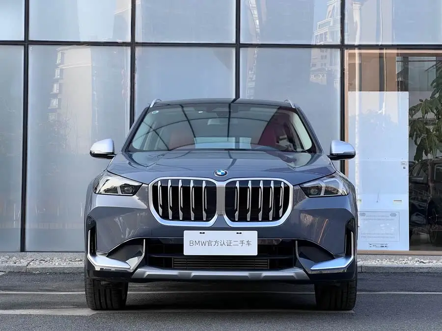 بي إم دبليو X1 2023 xDrive25Li حزمة تصميم X