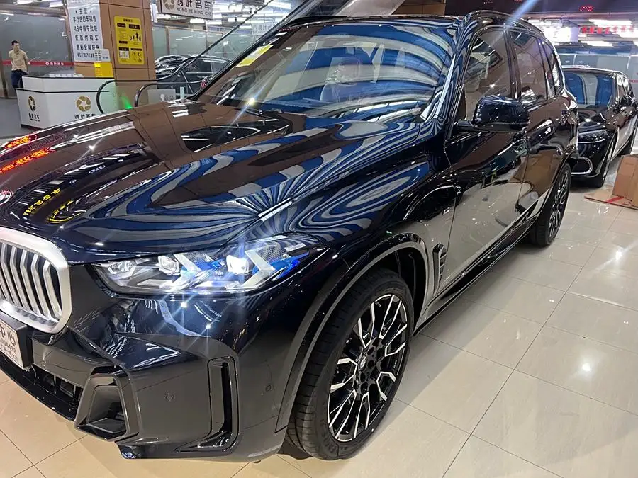 BMW X5 2023 xDrive 40Li M Sport Package