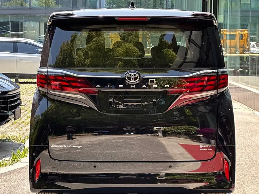 ألفارد 2024 نسخة الدفع المزدوج 2.5 لتر المتميزة