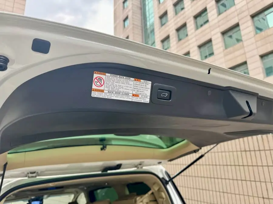 ألفارد 2020 هايبرد 2.5 لتر النسخة المتميزة