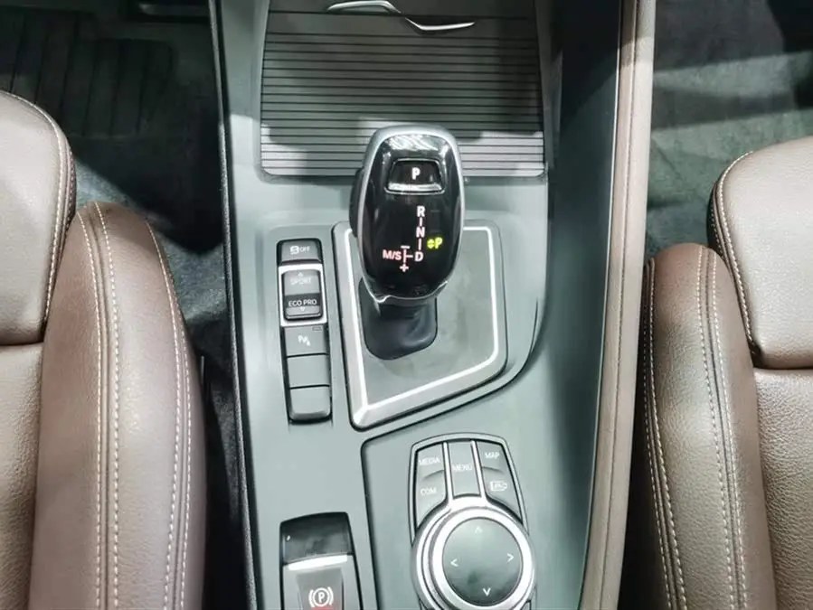 BMW X1 2022 sDrive25Li Leading Edition