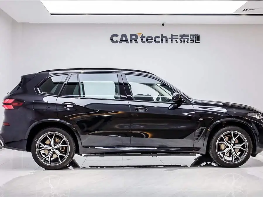 بي إم دبليو X5 2023 xDrive 30Li حزمة رياضية M