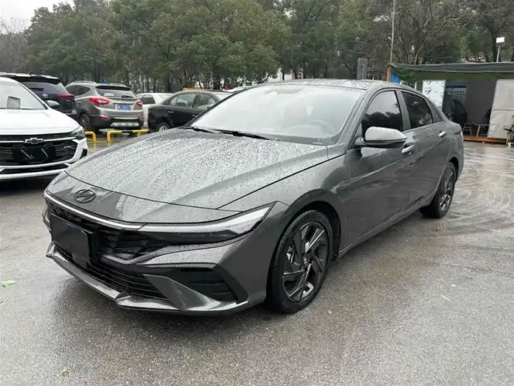 Elantra 2023 1.5L CVT GLS Leading Edition