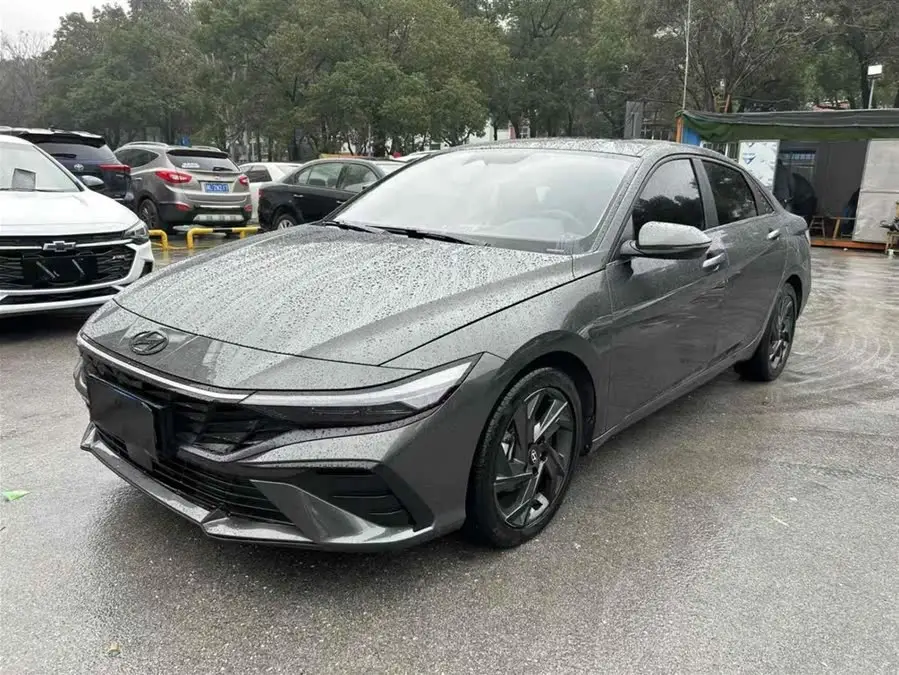 إلنترا 2023 1.5L CVT إصدار GLS الرائد