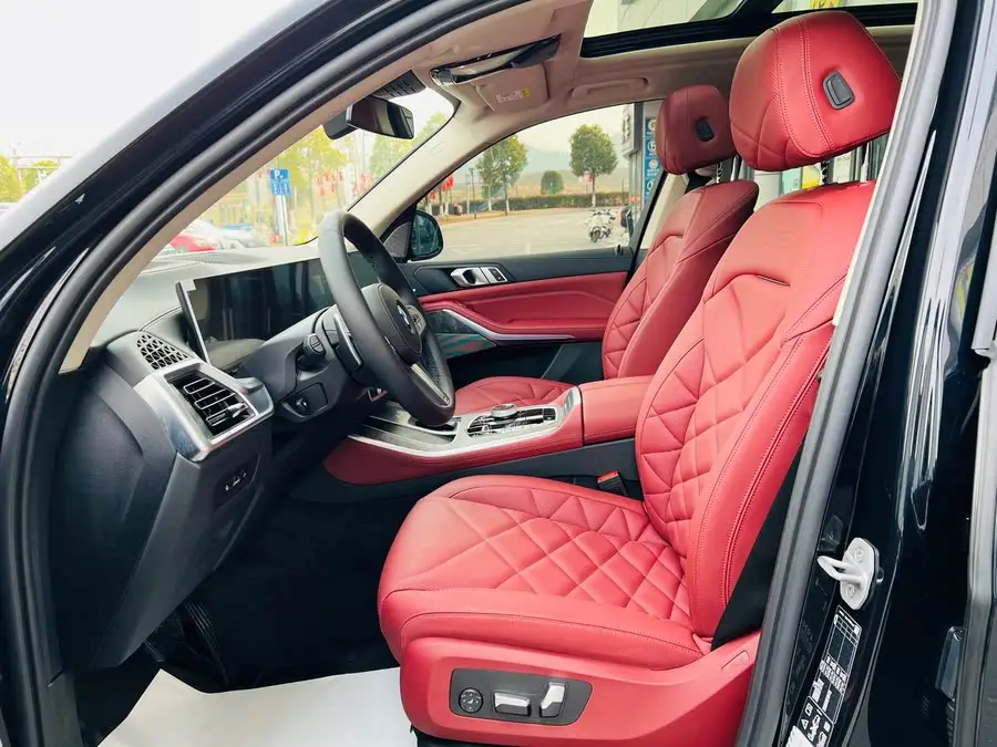 بي إم دبليو X5 2023 xDrive 30Li حزمة رياضية M الليلية