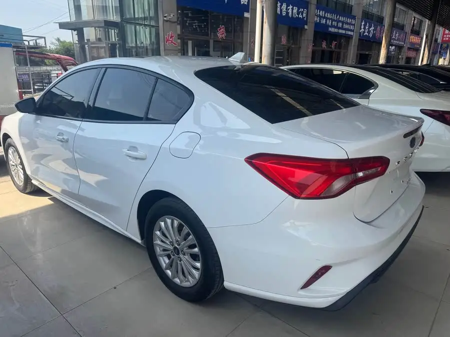 فورد فوكس 2020 سيدان إيكوبوست 180 أوتوماتيكي