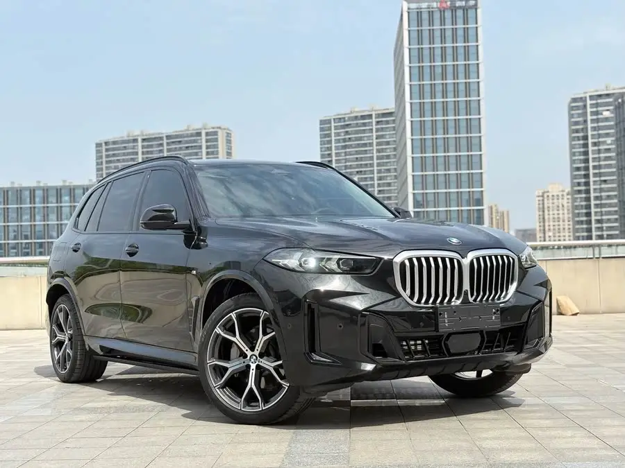 بي إم دبليو X5 2023 xDrive 30Li باقة م الرياضية الليلية
