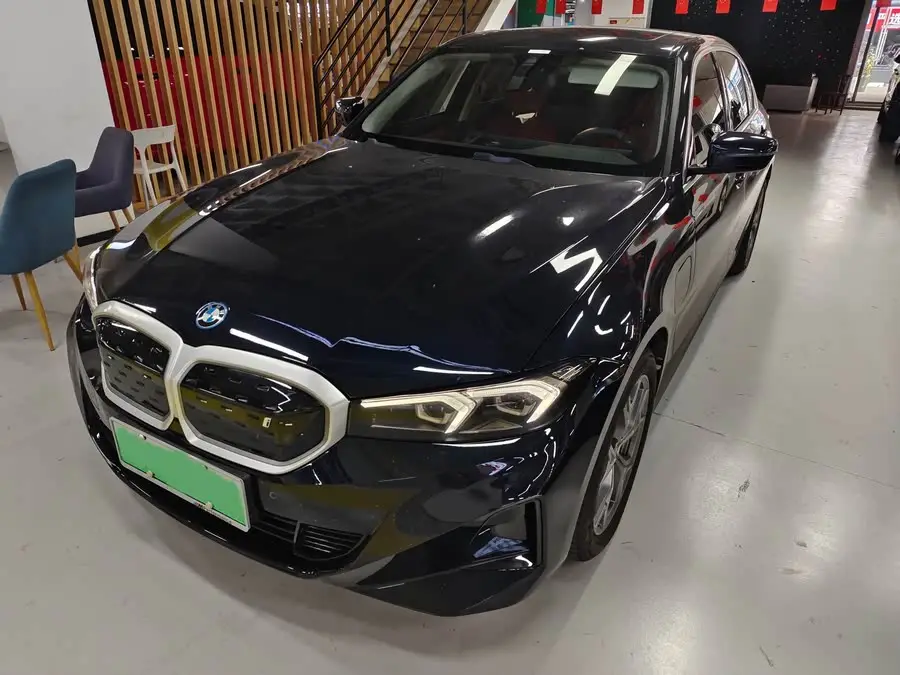 بي إم دبليو i3 2022 eDrive 35 L