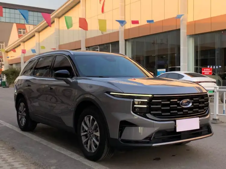 2023 Ford Edge Edge L 2.0T EcoBoost E Hybrid Two-Wheel Drive Luxury Model