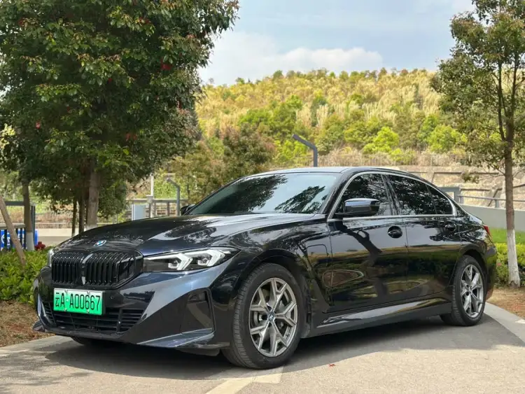 BMW i3 2022 eDrive 35 L