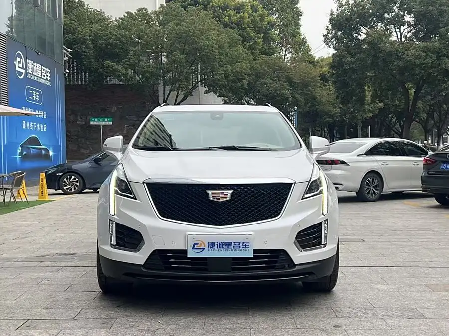 كاديلاك XT5 2022 2.0T دفع رباعي بلاتينيوم