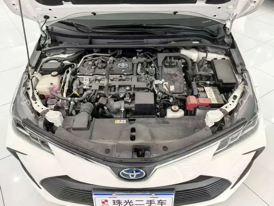 كورولا 2022 النسخة الرائدة بمحرك مزدوج 1.8 لتر E-CVT