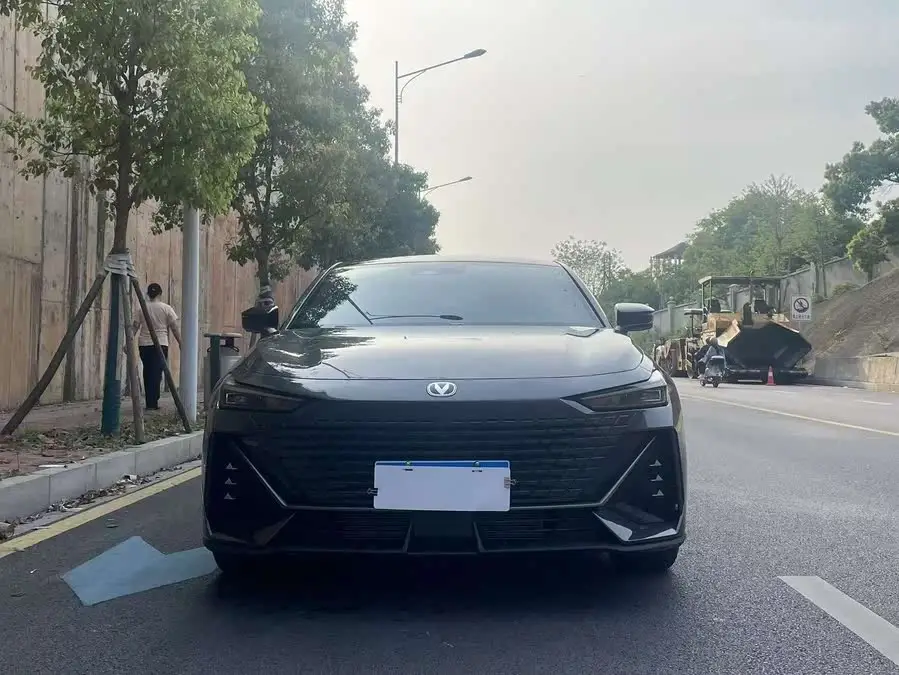 Changan UNI-V 2024 1.5T Premium