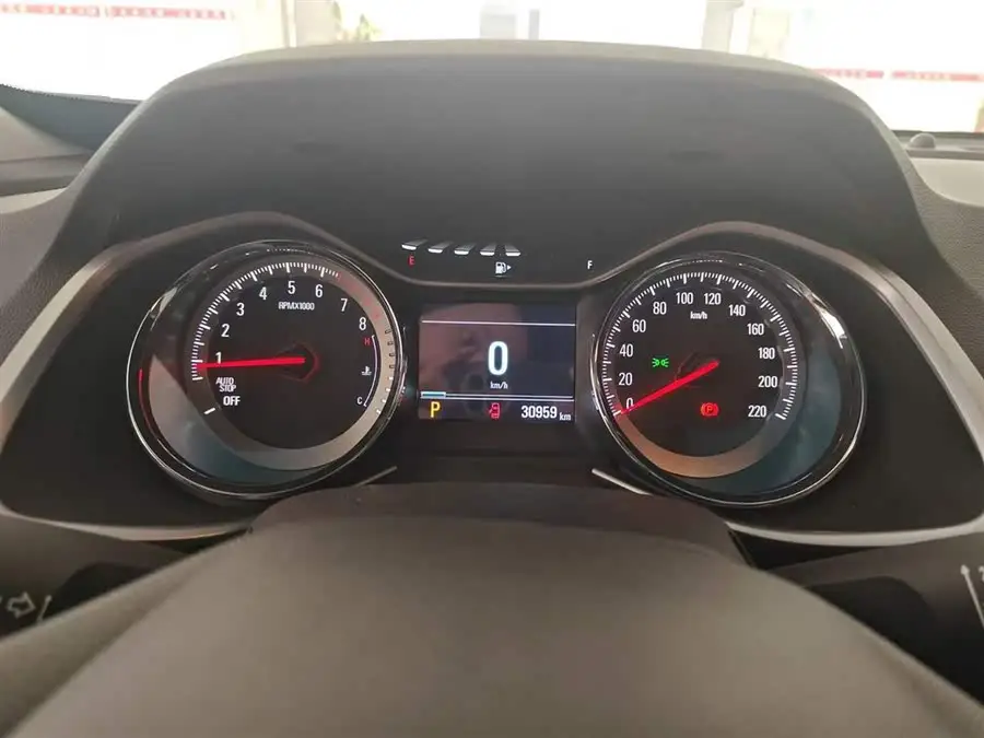 Wuling 2020 Model Light Hybrid Redline 530T Automatic Enjoy Version (5+2 seating)