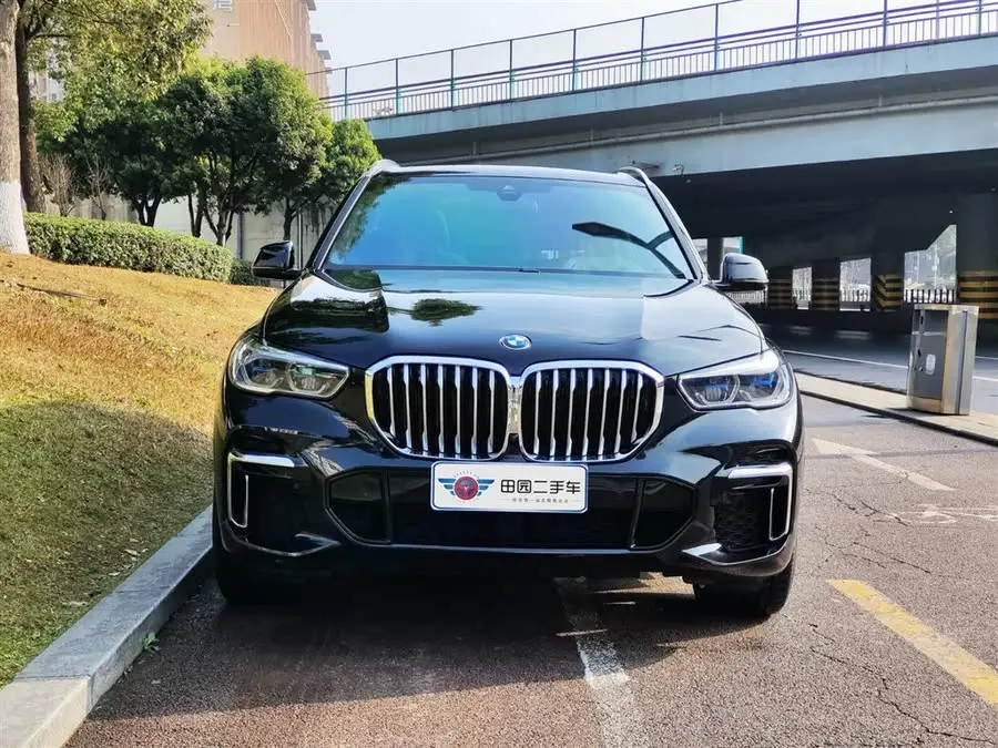 بي إم دبليو X5 2022 xDrive 40Li حزمة M الرياضية