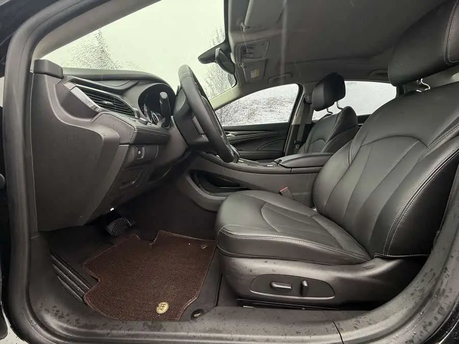 باوك لاكروس 2020 652T فاخرة