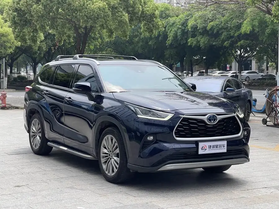 هايلاندر 2022 موديل هايبرد 2.5 لتر دفع رباعي بريميوم 7 مقاعد