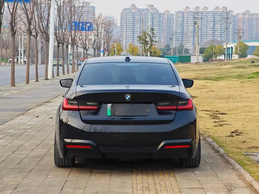 بي إم دبليو i3 2022 eDrive 35 L