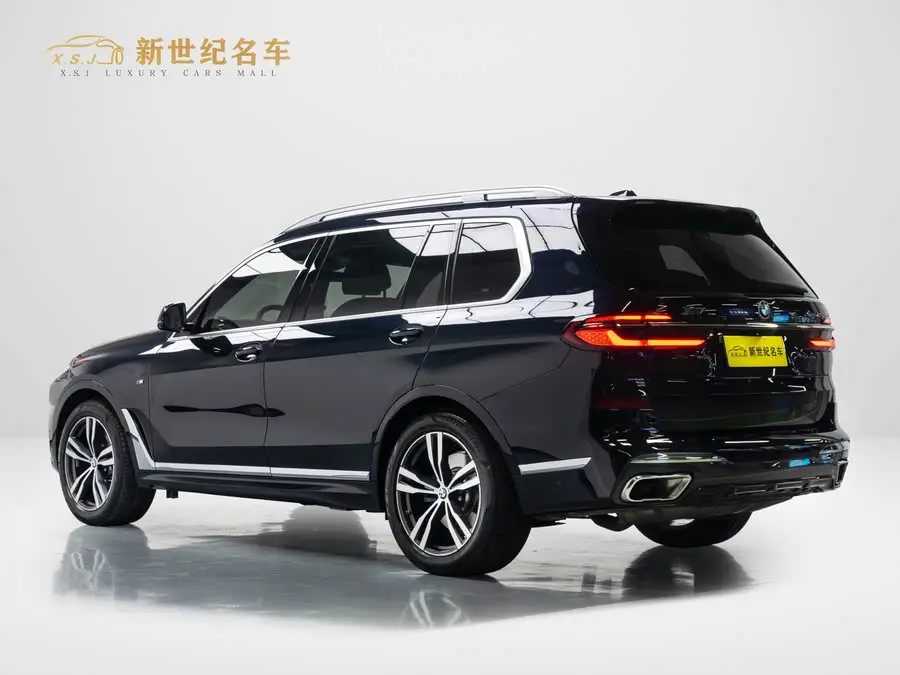 بي إم دبليو X7 2023 طراز xDrive40i حزمة M الرياضية الفاخرة
