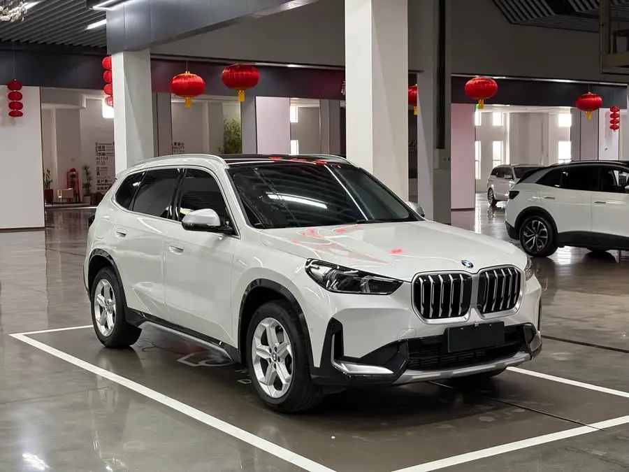 بي إم دبليو X1 2023 sDrive20Li حزمة تصميم X