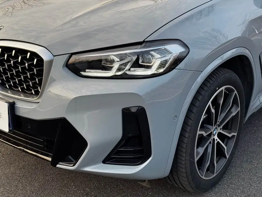 بي إم دبليو X4 2022 xDrive 30i M حزمة الرياضية