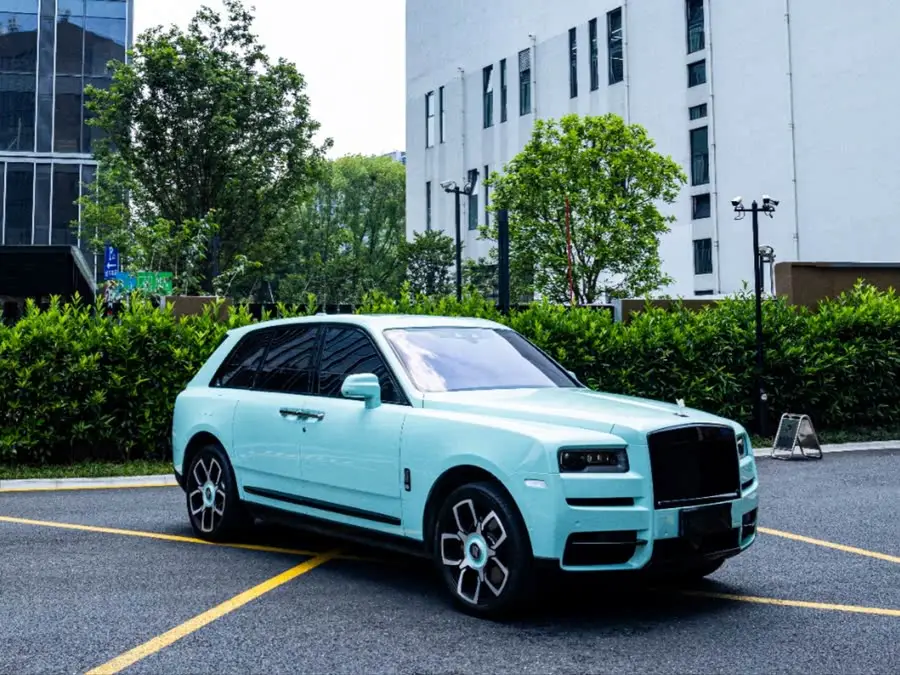 كولينان 2018 موديل خمسة مقاعد