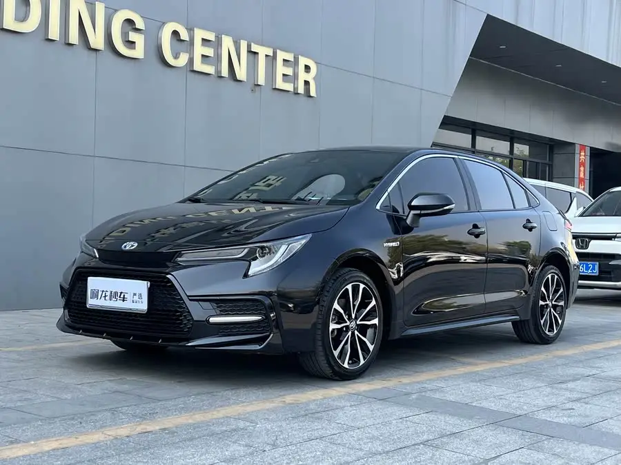 تويوتا ليفين 2022 1.8H مزدوج المحرك E-CVT إصدار رياضي