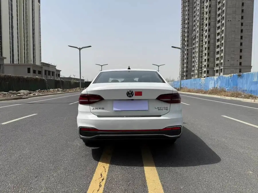 2023 لافيدا 300TSI DSG ماكس إيديشن