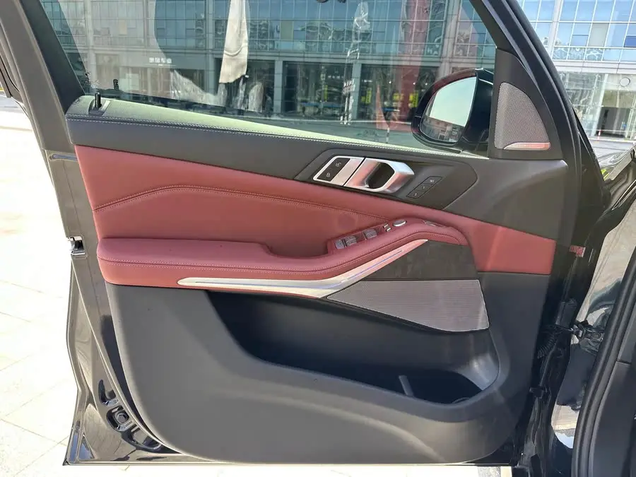 بي إم دبليو X5 2022 طراز مُجدد xDrive 30Li حزمة M الرياضية الحصرية