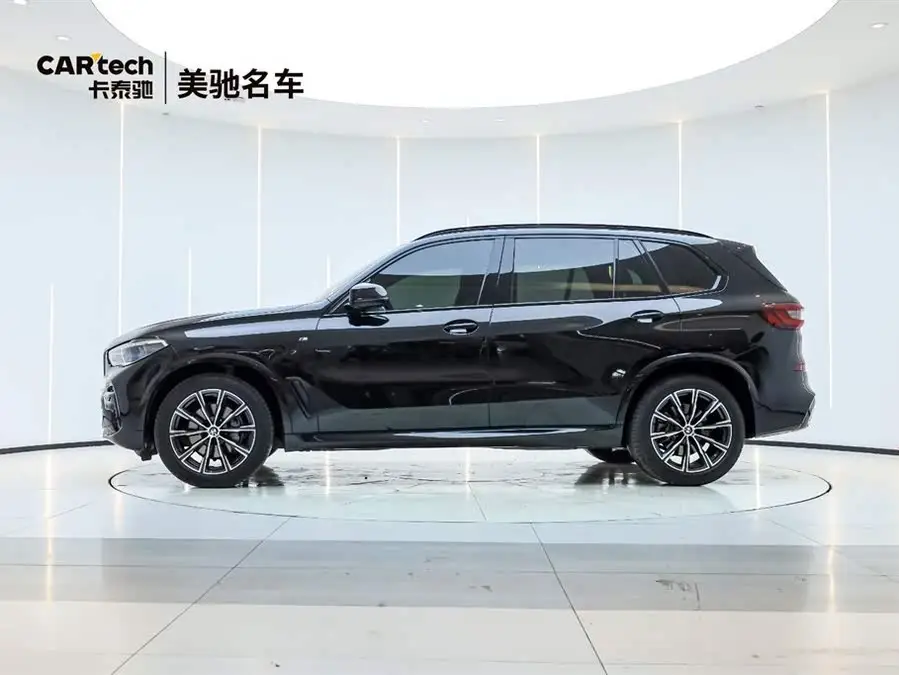 BMW X5 2022 xDrive 40Li M Sport Package