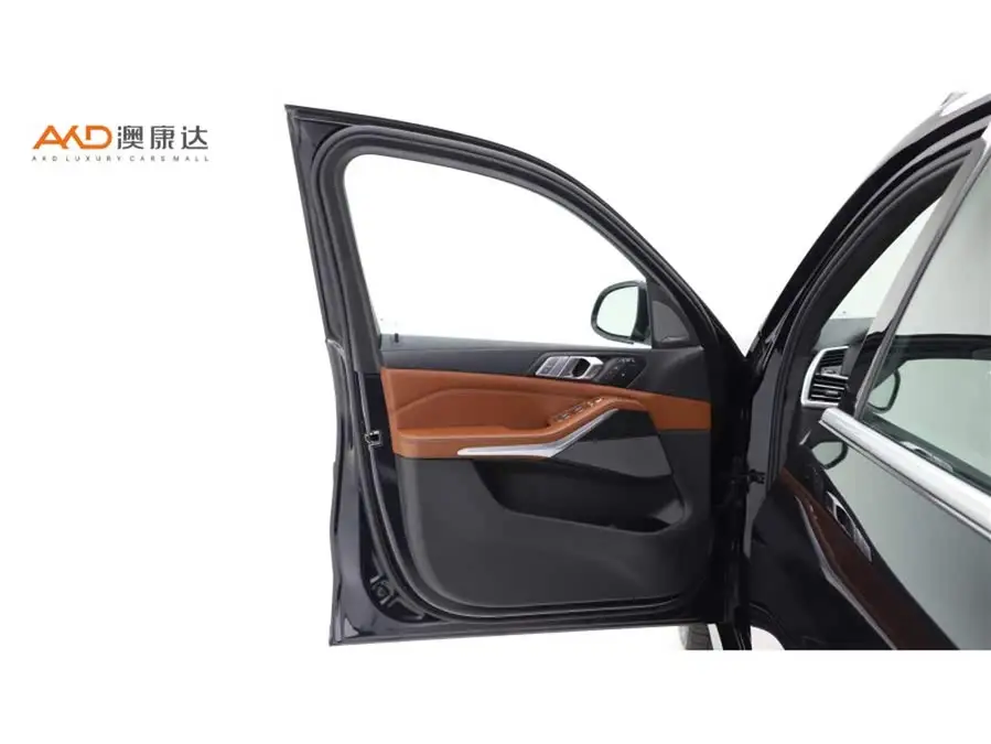 بي إم دبليو X7 2021 xDrive40i حزمة M الرياضية المتميزة