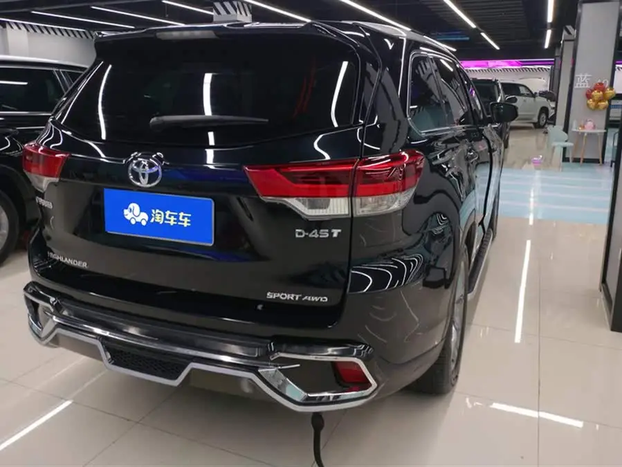 هايلاندر 2021 2.0T دفع رباعي فئة متميزة 7 مقاعد