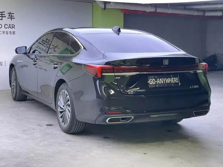 بويك لاكروس 2023 28T النسخة المتميزة