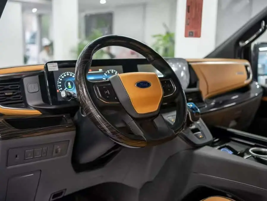 Tourneo 2024 2.0T Automatic Elite Plus