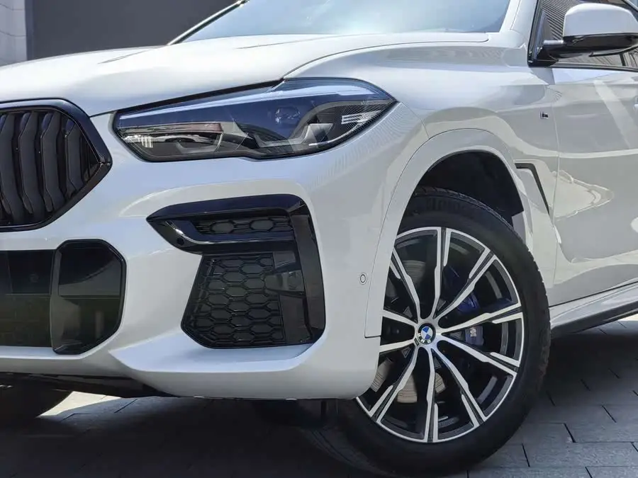 بي إم دبليو X6 2022 طراز معدل xDrive30i حزمة رياضية M