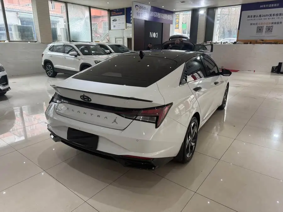 Elantra 2021 1.5L CVT LUX Premium Edition