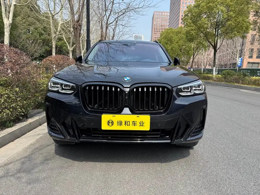 بي إم دبليو X3 طراز 2023 تحديث xDrive30i الطراز الرائد حزمة M ليل