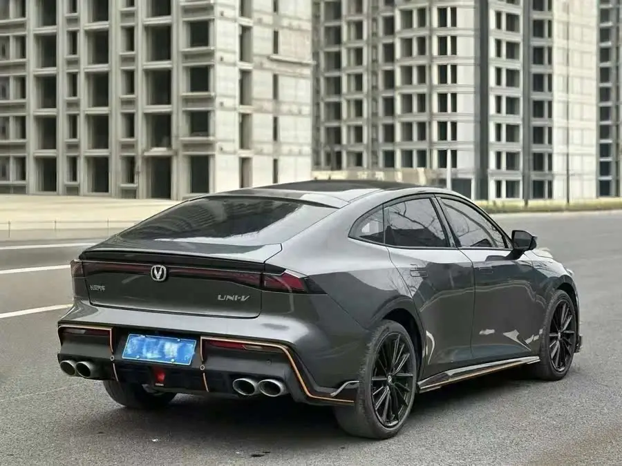 شانجان UNI-V 2023 1.5T نسخة رياضية