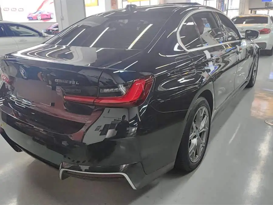 بي إم دبليو i3 2022 eDrive 35 L