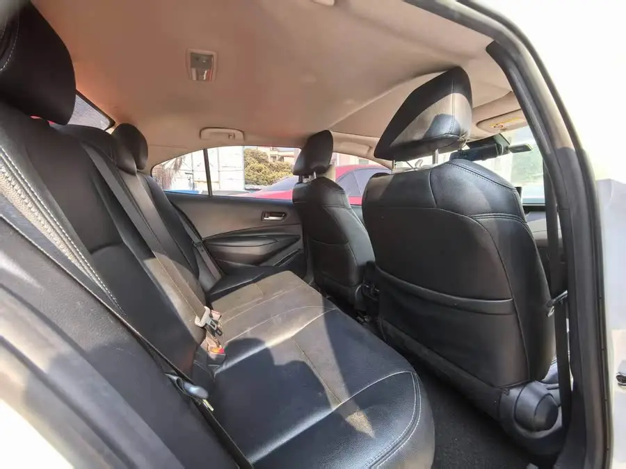 2021 كورولا هايبرد 1.8 لتر E-CVT النسخة النخبوية