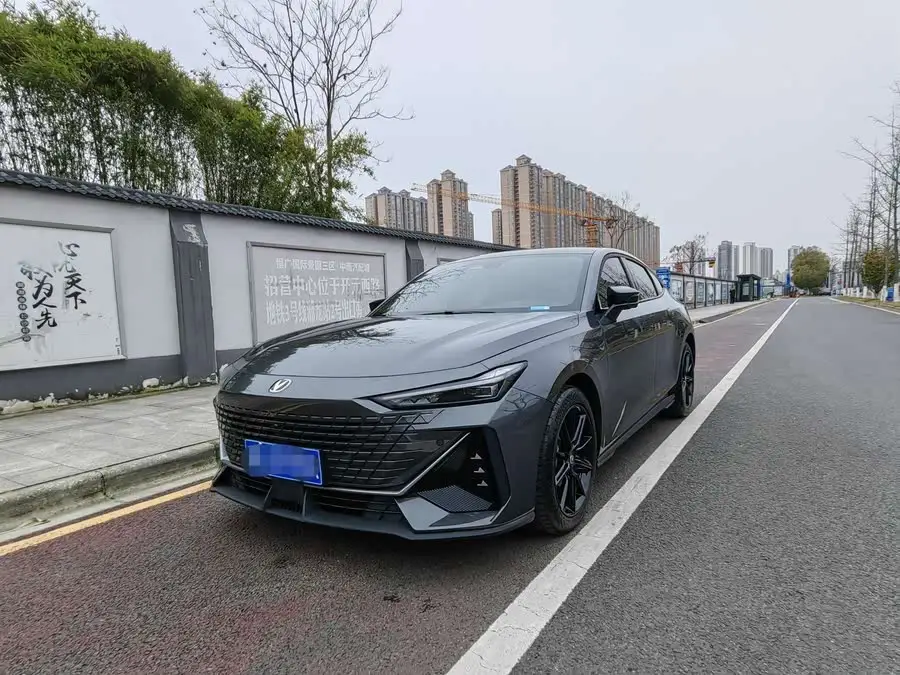 Changan UNI-V 2023 1.5T Premium