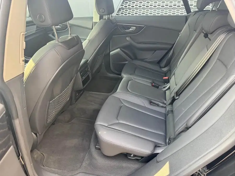 أودي Q8 2023 55 TFSI فئة الديناميكية الفاخرة