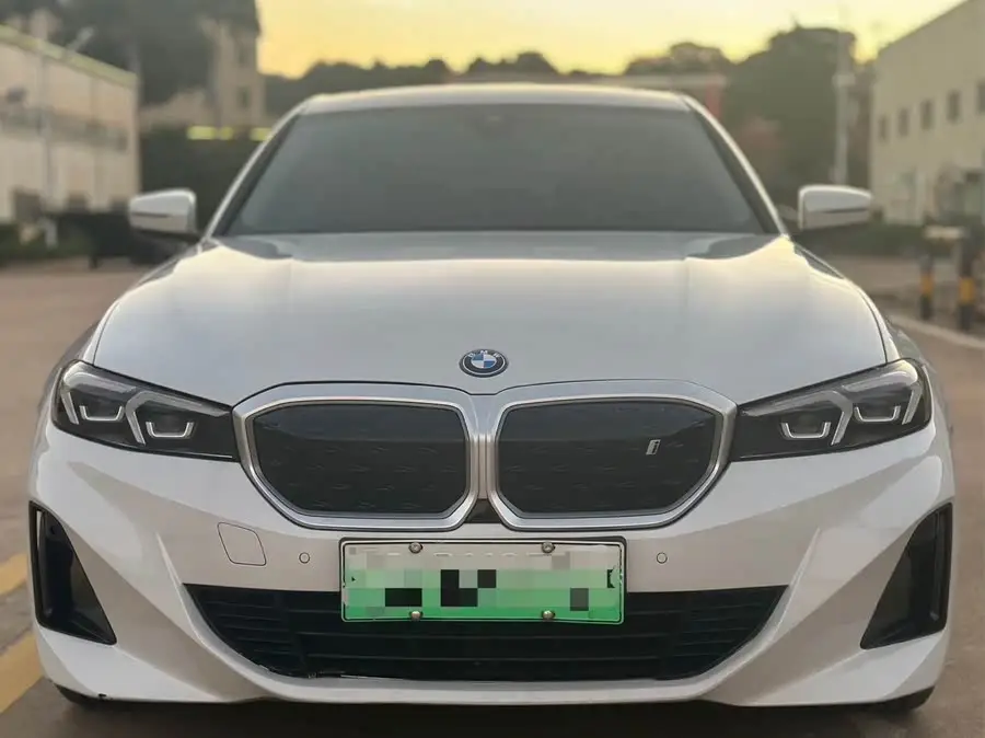 BMW i3 2022 eDrive 35 L
