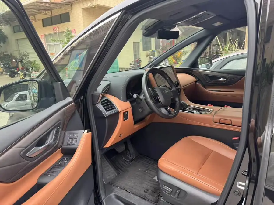 ألفارد 2024 هايبرد 2.5 لتر النسخة المتميزة