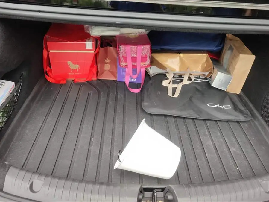 ختم 2022 طراز 700 كم النسخة طويلة المدى للدفع الخلفي